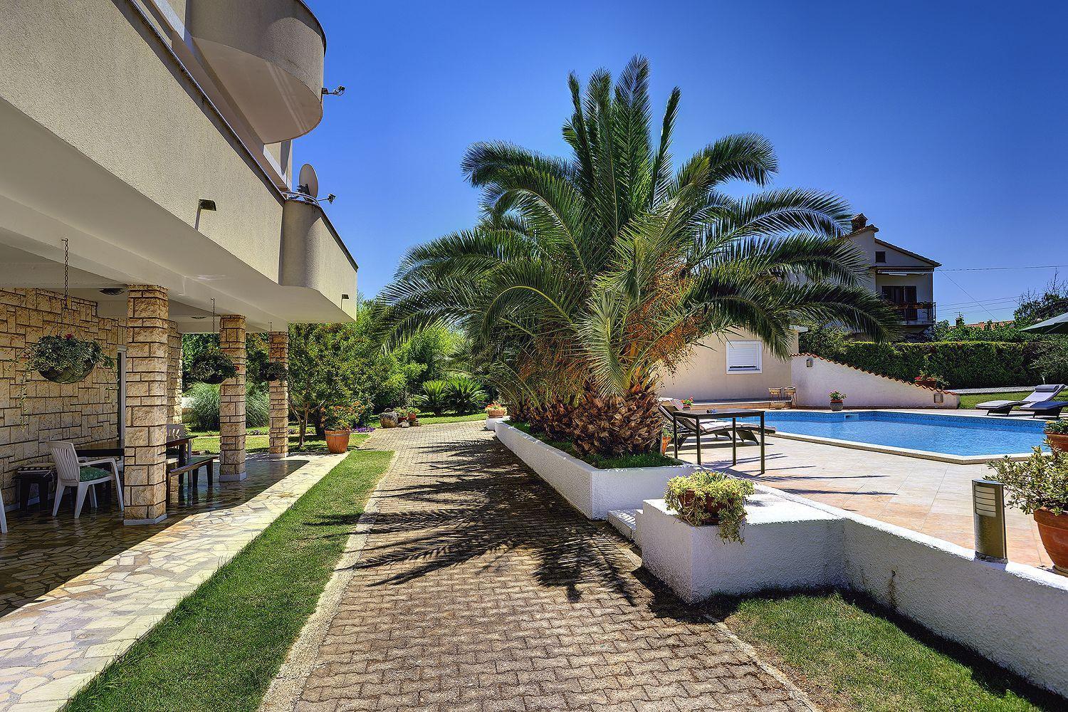 Zum Sandstrand Sind Es Wenige Gehminuten - Geniessen Sie Aber Auch Die Zeit Am Pool Medulin Exterior photo